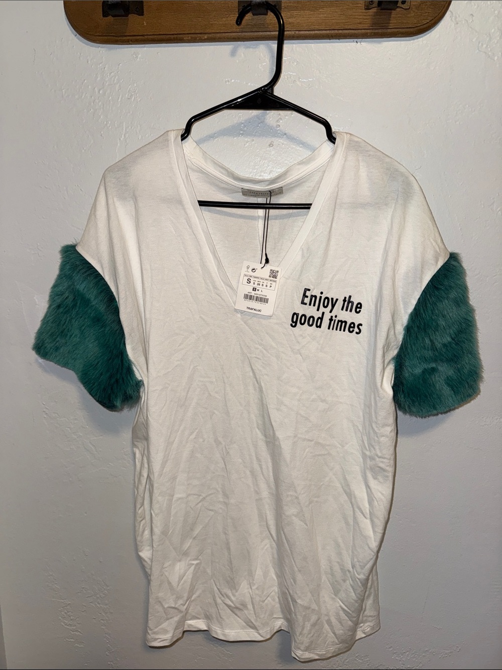 Zara White Crewneck Tee with Tag Detail